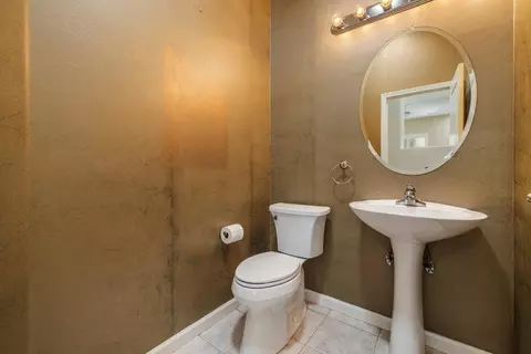 Bath - 1637 Seven Fls, Modesto, CA 95355 photo 1 of 2