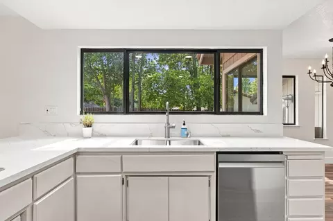 Kitchen - 4035 Silver St, Rocklin, CA 95677 photo 5 of 5