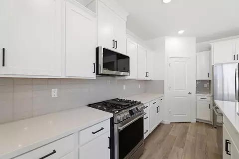 Kitchen - 1272 Leonhardt Loop, Lincoln, CA 95648 photo 2 of 2