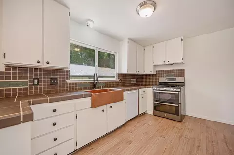 Kitchen - 516 Whiting St, Grass Valley, CA 95945 photo 1 of 3