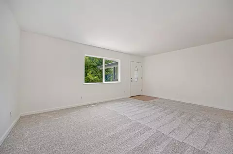 Living - 516 Whiting St, Grass Valley, CA 95945 photo 4 of 4