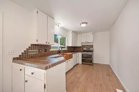 Kitchen - 516 Whiting St, Grass Valley, CA 95945 photo 2 of 3