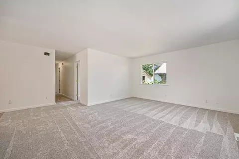 Living - 516 Whiting St, Grass Valley, CA 95945 photo 3 of 4