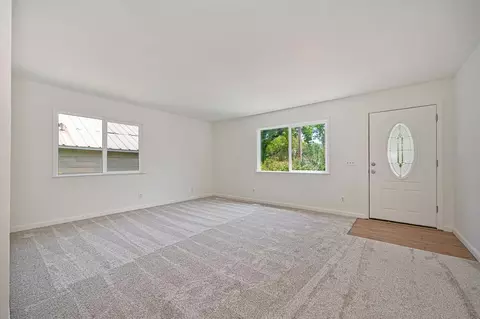Living - 516 Whiting St, Grass Valley, CA 95945 photo 2 of 4