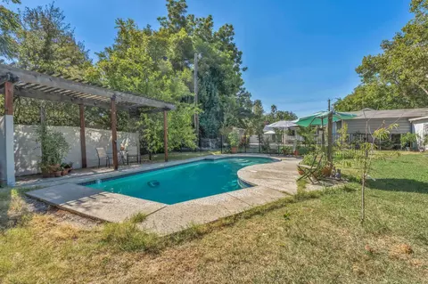 7737 Old Auburn Rd, Citrus Heights, CA 95610