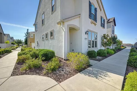 9299 Mystic Lake Aly, Sacramento, CA 95829