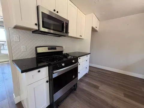 Kitchen - 2351 Ridge Rd, Modesto, CA 95358 photo 5 of 10