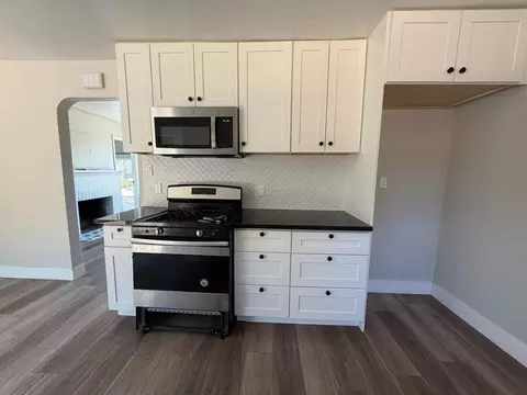 Kitchen - 2351 Ridge Rd, Modesto, CA 95358 photo 10 of 10