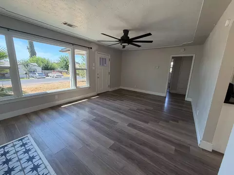 Living - 2351 Ridge Rd, Modesto, CA 95358 photo 5 of 7