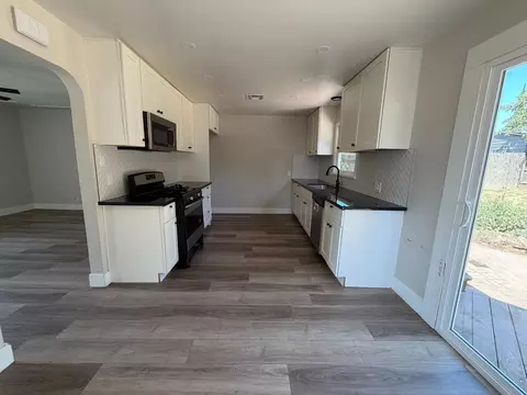 Kitchen - 2351 Ridge Rd, Modesto, CA 95358 photo 2 of 10