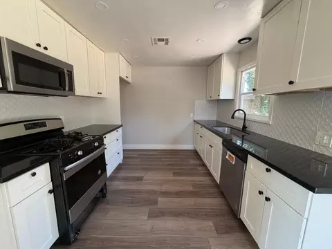 Kitchen - 2351 Ridge Rd, Modesto, CA 95358 photo 3 of 10