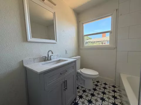 Bath - 2351 Ridge Rd, Modesto, CA 95358 photo 3 of 3