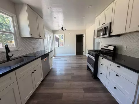Kitchen - 2351 Ridge Rd, Modesto, CA 95358 photo 6 of 10
