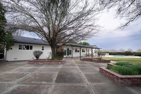 Exterior - 16012 Sycamore Ave, Patterson, CA 95363 photo 3 of 5