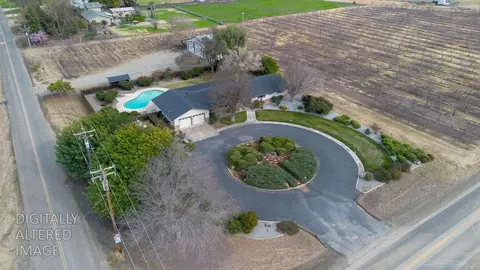 View/Area - 16012 Sycamore Ave, Patterson, CA 95363 photo 3 of 5