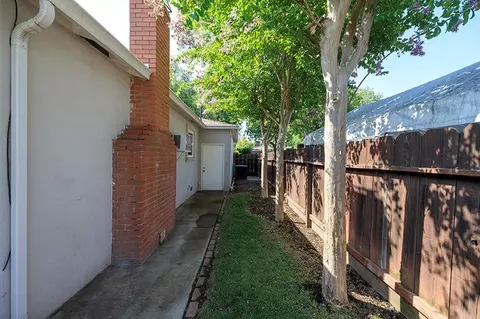 Exterior - 1509 Lorainne Ave, Modesto, CA 95350 photo 8 of 17