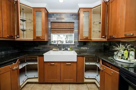 Kitchen - 1509 Lorainne Ave, Modesto, CA 95350 photo 7 of 9