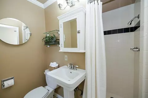 Bath - 1509 Lorainne Ave, Modesto, CA 95350 photo 3 of 7