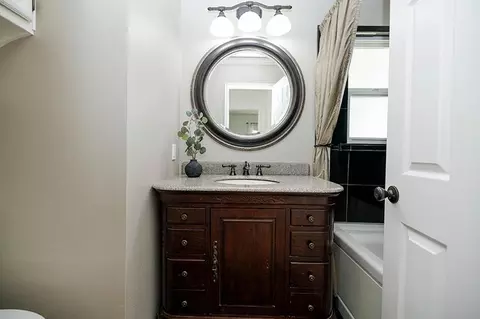 Bath - 1509 Lorainne Ave, Modesto, CA 95350 photo 5 of 7