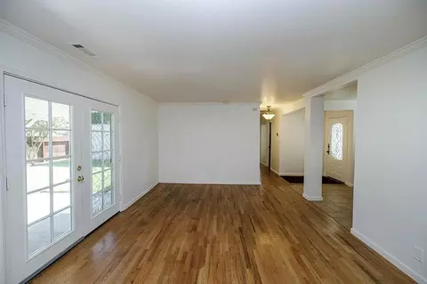 Living - 1509 Lorainne Ave, Modesto, CA 95350 photo 5 of 6
