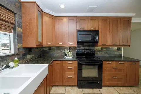 Kitchen - 1509 Lorainne Ave, Modesto, CA 95350 photo 5 of 9