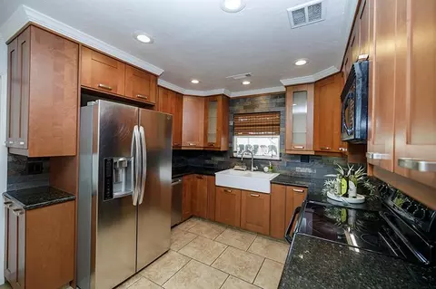 Kitchen - 1509 Lorainne Ave, Modesto, CA 95350 photo 1 of 9