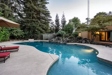 Exterior - 7108 Hillcrest Dr, Modesto, CA 95356 photo 9 of 13