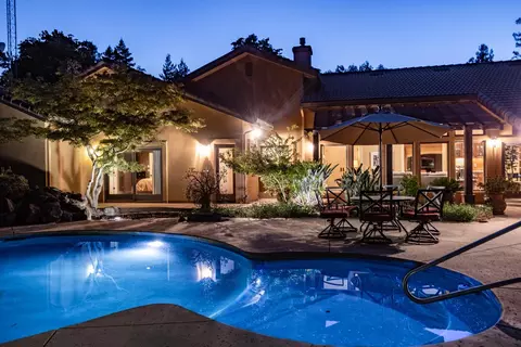 Exterior - 7108 Hillcrest Dr, Modesto, CA 95356 photo 12 of 13