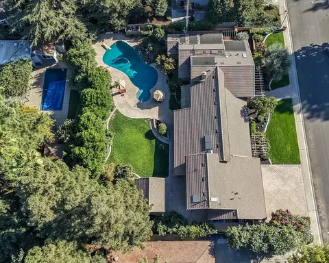 View/Area - 7108 Hillcrest Dr, Modesto, CA 95356 photo 4 of 6
