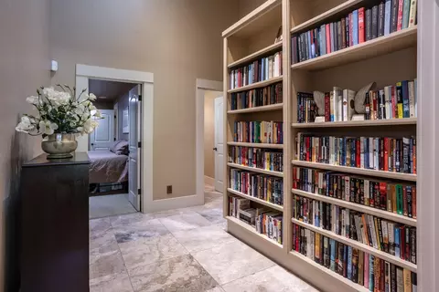 Entry Way - 7108 Hillcrest Dr, Modesto, CA 95356 photo 3 of 5
