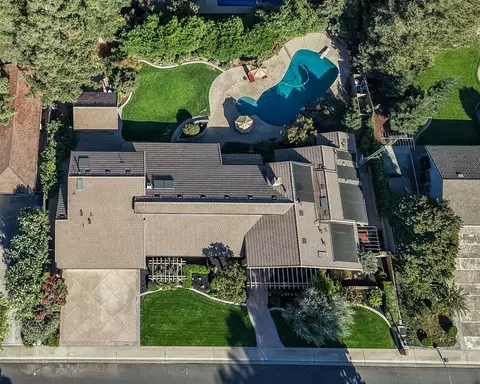 View/Area - 7108 Hillcrest Dr, Modesto, CA 95356 photo 5 of 6