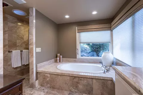 Bath - 7108 Hillcrest Dr, Modesto, CA 95356 photo 2 of 9