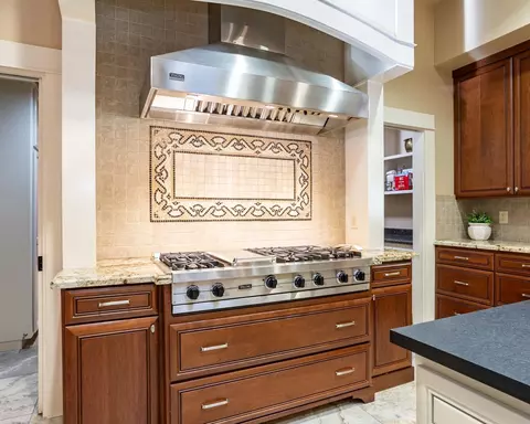 Kitchen - 7108 Hillcrest Dr, Modesto, CA 95356 photo 4 of 6