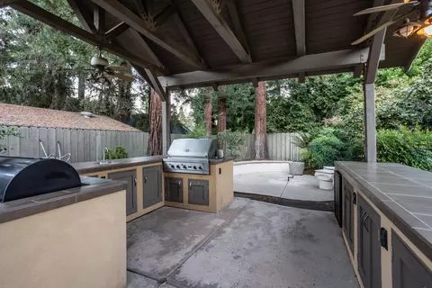 Exterior - 7108 Hillcrest Dr, Modesto, CA 95356 photo 7 of 13