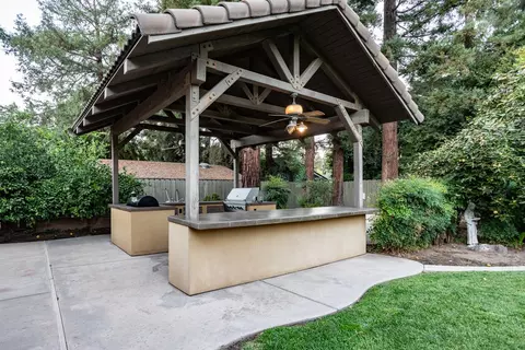 Exterior - 7108 Hillcrest Dr, Modesto, CA 95356 photo 6 of 13