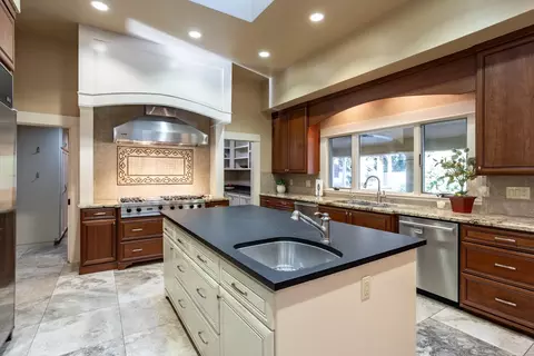 Kitchen - 7108 Hillcrest Dr, Modesto, CA 95356 photo 3 of 6
