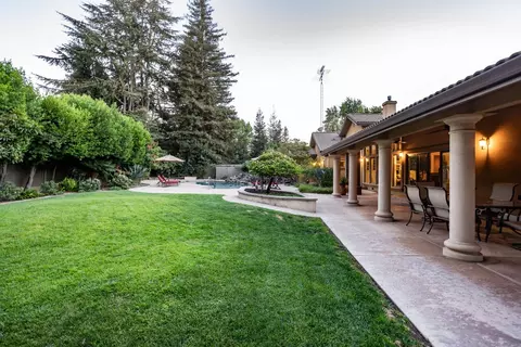 Exterior - 7108 Hillcrest Dr, Modesto, CA 95356 photo 5 of 13