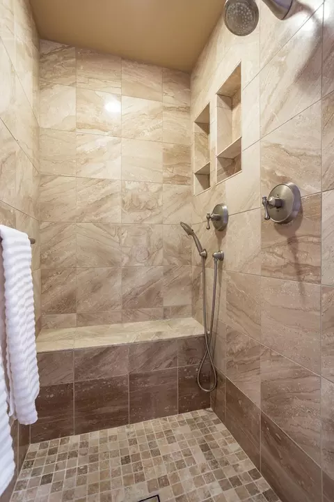 Bath - 7108 Hillcrest Dr, Modesto, CA 95356 photo 4 of 9