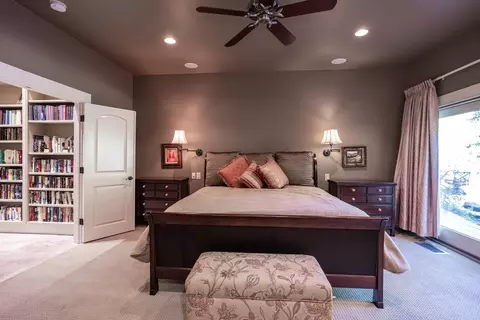 Bedroom - 7108 Hillcrest Dr, Modesto, CA 95356 photo 2 of 5