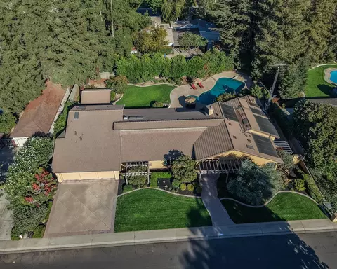 View/Area - 7108 Hillcrest Dr, Modesto, CA 95356 photo 2 of 6
