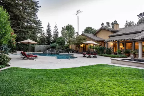 Exterior - 7108 Hillcrest Dr, Modesto, CA 95356 photo 8 of 13
