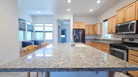 Kitchen - 1246 Sweet Briar Dr, Patterson, CA 95363 photo 2 of 4