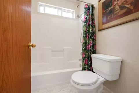 Bath - 2588 Stonybrook Ave, Merced, CA 95348 photo 1 of 2