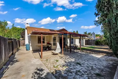 Exterior - 2588 Stonybrook Ave, Merced, CA 95348 photo 4 of 6