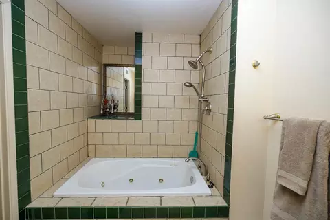 Bath - 1509 Duckart Way, Modesto, CA 95355 photo 1 of 4