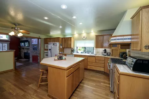 Kitchen - 1509 Duckart Way, Modesto, CA 95355 photo 1 of 8