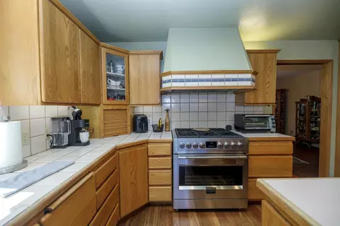 Kitchen - 1509 Duckart Way, Modesto, CA 95355 photo 6 of 8
