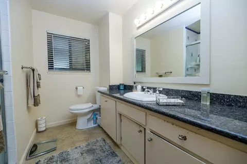 Bath - 1509 Duckart Way, Modesto, CA 95355 photo 3 of 4