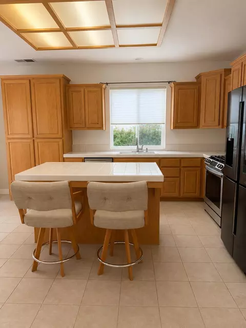 Kitchen - 832 Alpine St, Jackson, CA 95642 photo 2 of 2