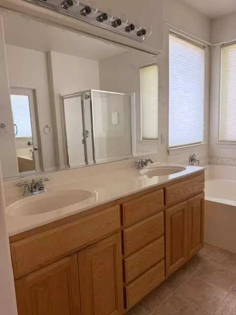 Bath - 832 Alpine St, Jackson, CA 95642 photo 2 of 5
